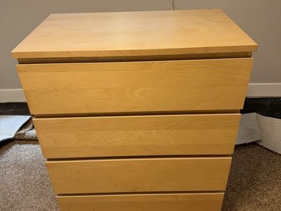 Light Wood 4-Drawer Dresser Chest of Drawers