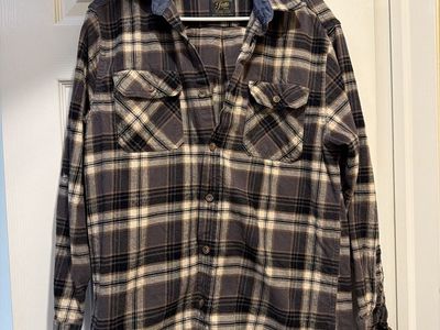 Jachs NY Men's Flannel Shirt M but fits like a large Plaid Button-Down Long Sleeve Gray/Black