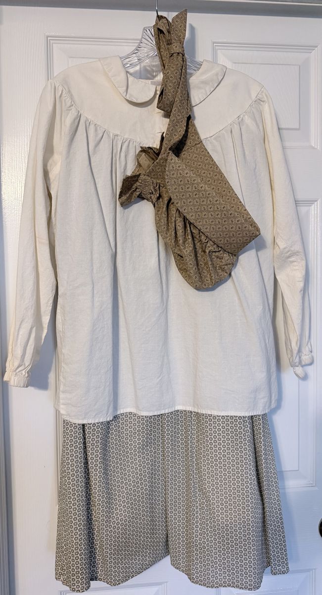 Lions Mercantile ZM Trek Round Yoke Blouse & Skirt Set - Pioneer Costume / Dress Up - Size MD