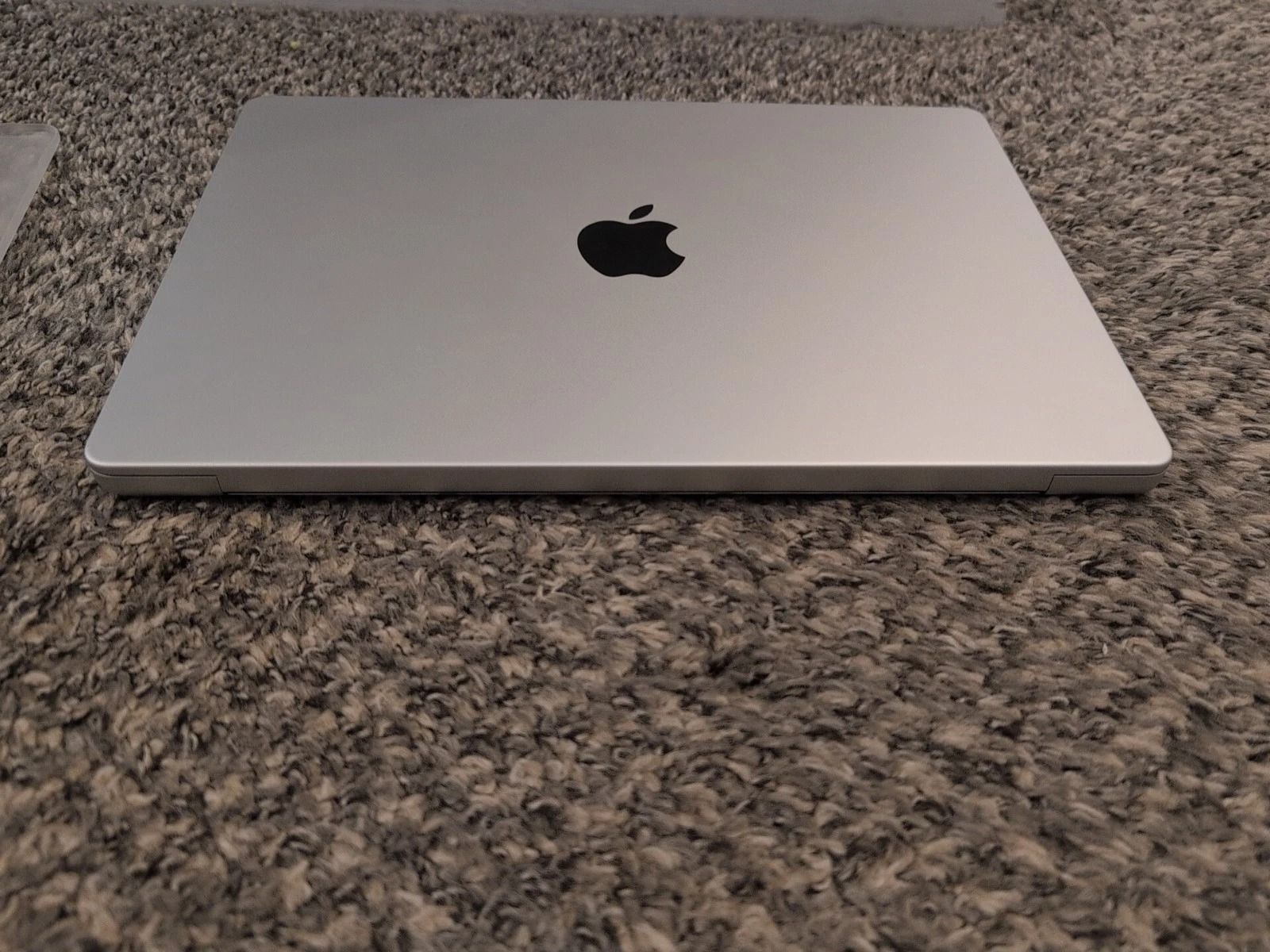 MacBook Pro 14 M2 Max 38C GPU / 96GB RAM / 8TB SSD / Silver