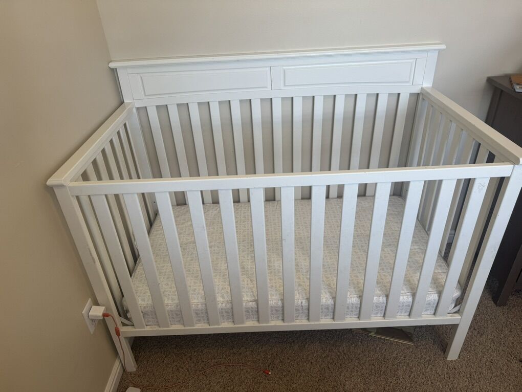 White crib