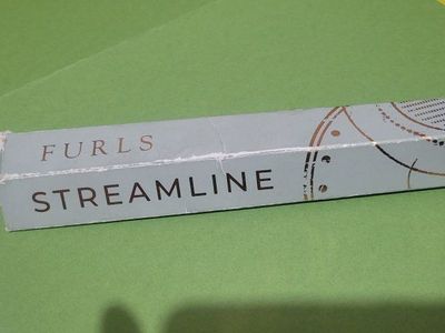 Furls Streamline wooden crochet hook szf