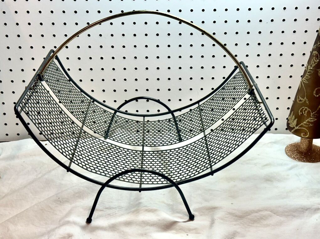 Mud Century Magazine/Log Holder