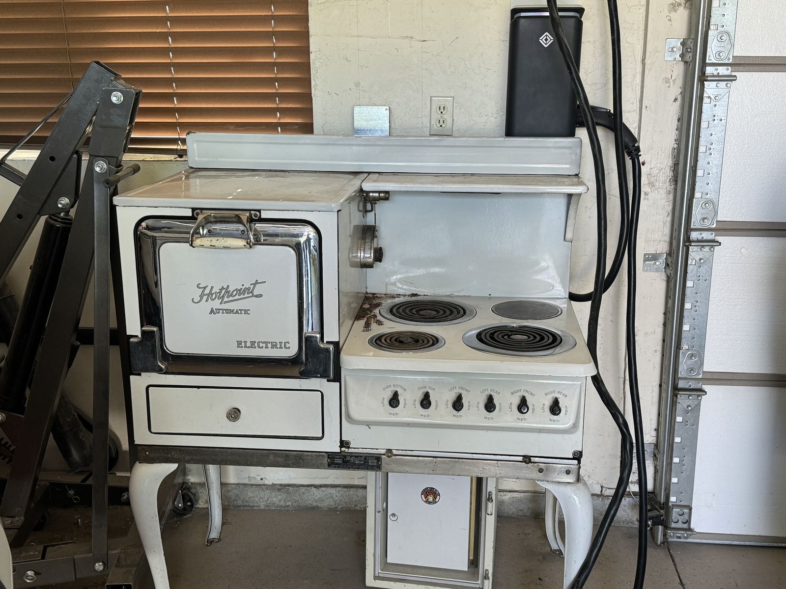 Vintage 1920s GE Hotpoint Electric Range Stove