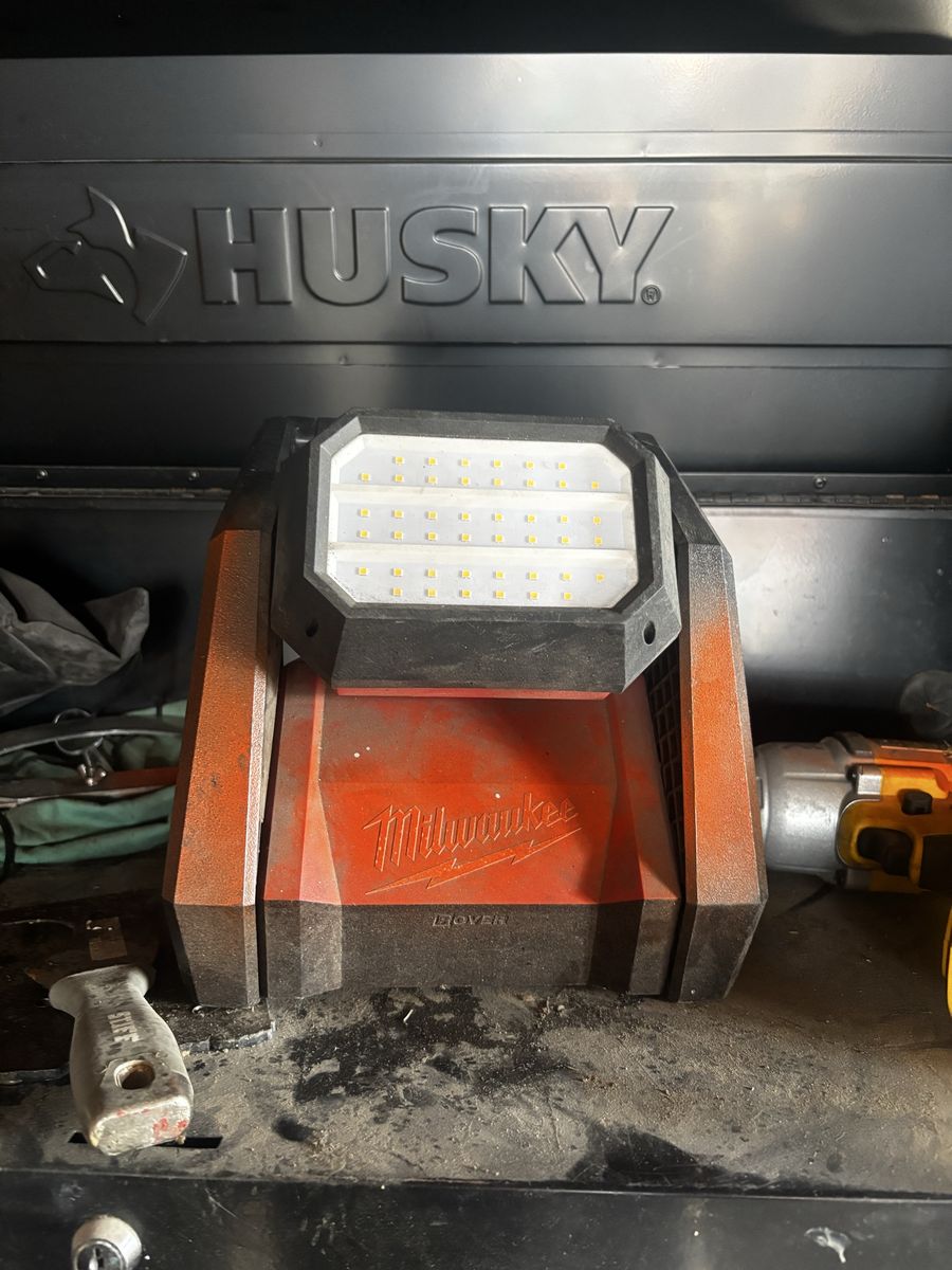 Milwaukee Rover 2145-20 M18 LED Flood Light, Compact & Cordless
