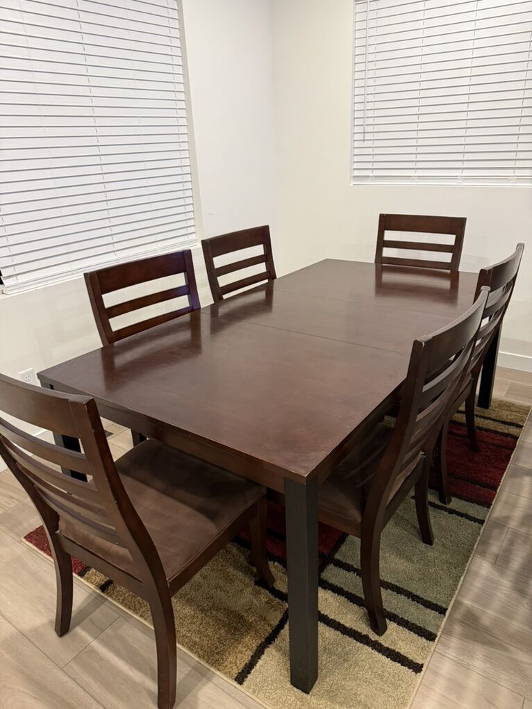 Dining Table + 6 chairs