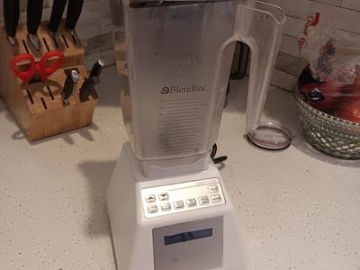 Blendtec Total Blender Reconditioned Model ES3 - White, 1560 Watts