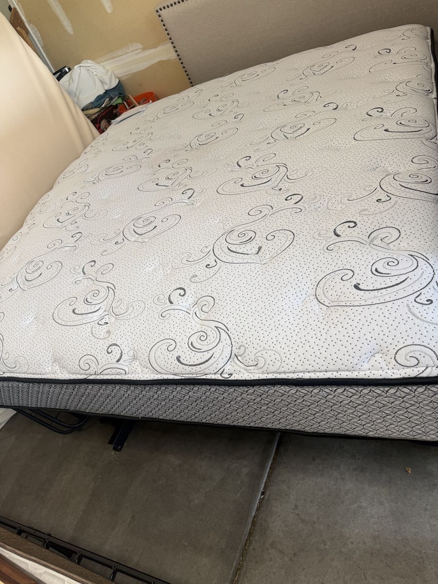 King size like new clean $85