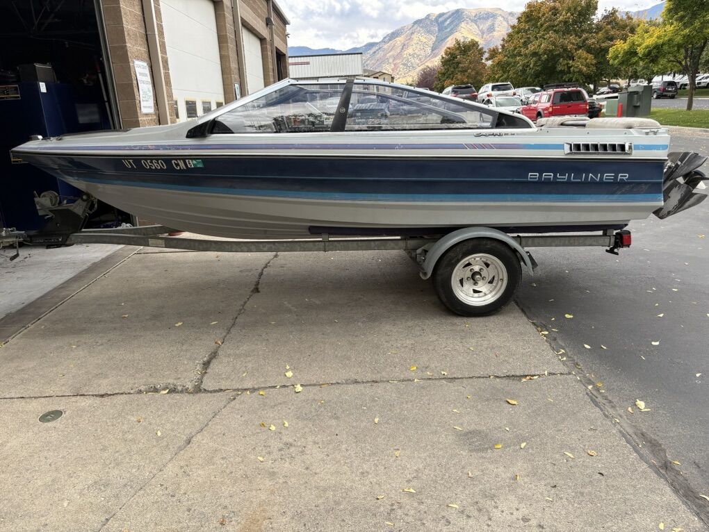 1989 Bayliner Capri 1850 BR-18ft- OMC 2.3 Cobra