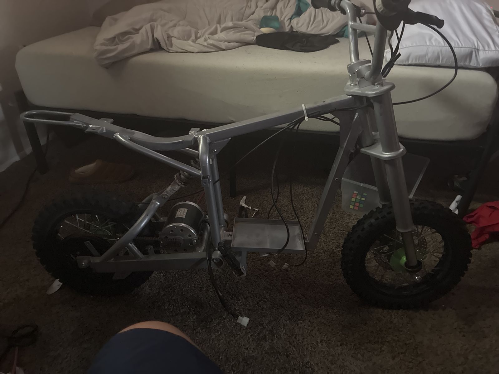 Used Razor Dirt Bike Frame & Motor - Incomplete Project, Great for Parts or Rebuild