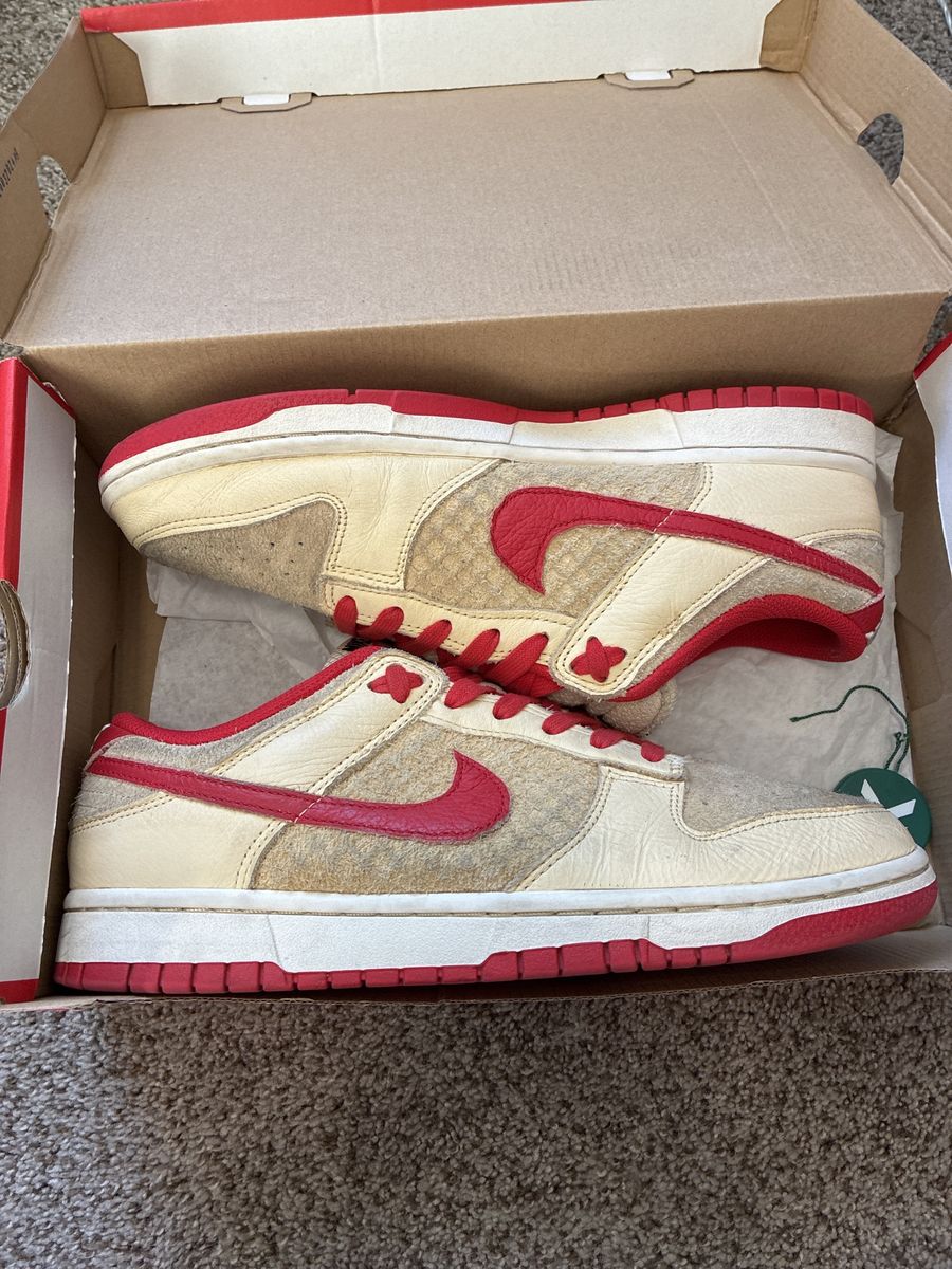 Nike Dunk Low Retro Sneakers Red and Beige Strawberry Waffles Size 9 Mens