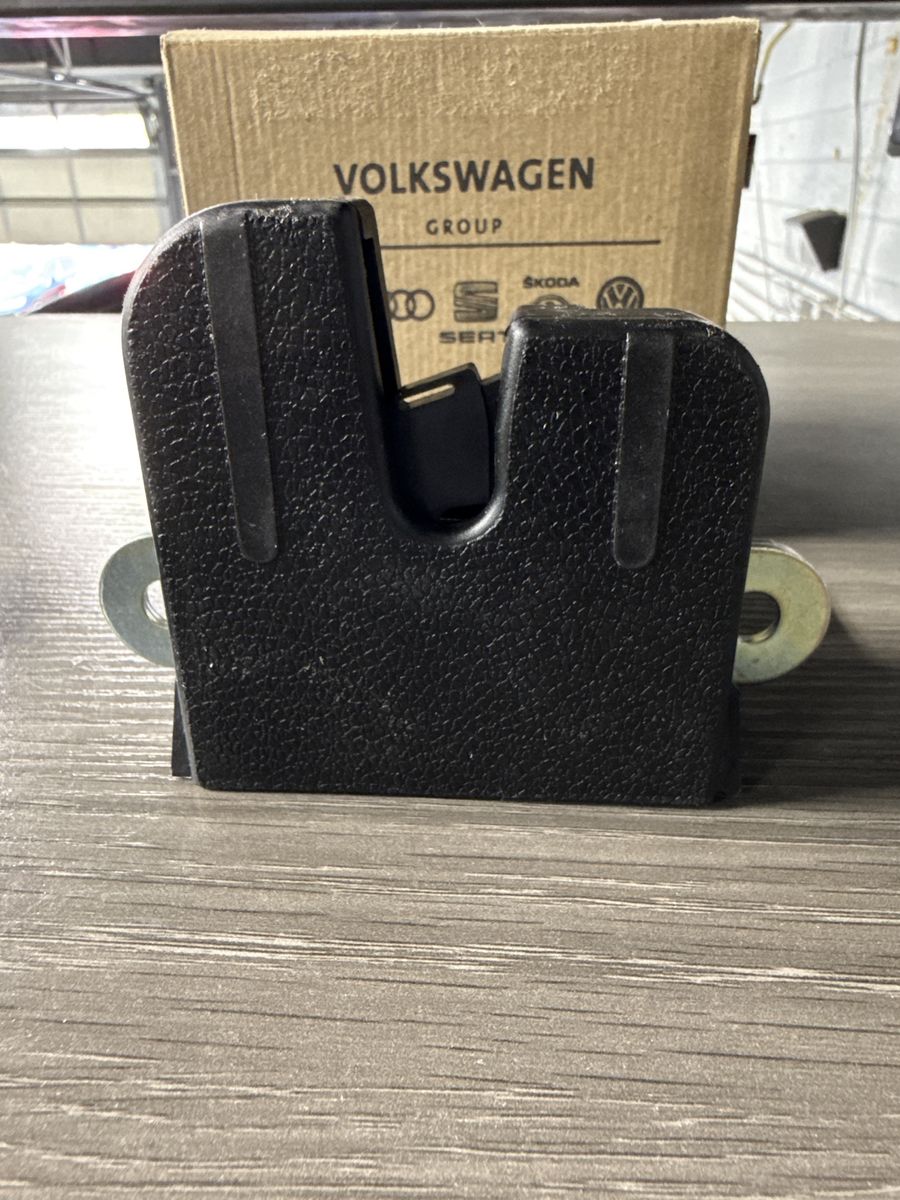 Volkswagen Golf Rear Trunk hatch latch 2006-2010