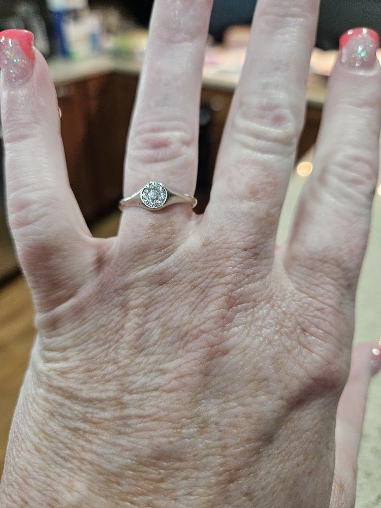 Sterling Silver Round Cluster Diamond Accent Ring