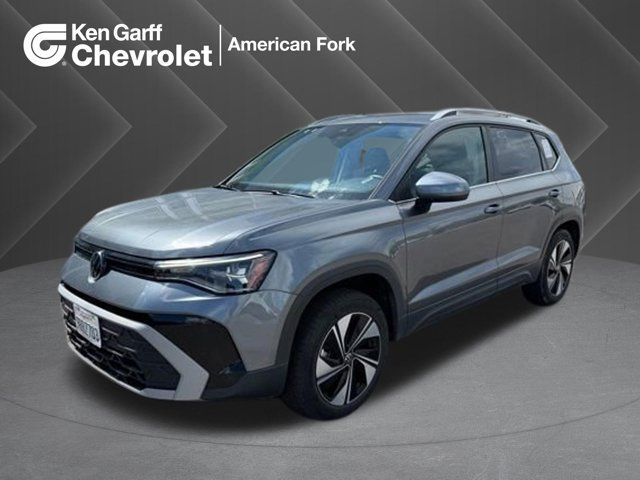 2025 Volkswagen Taos SE 4Motion