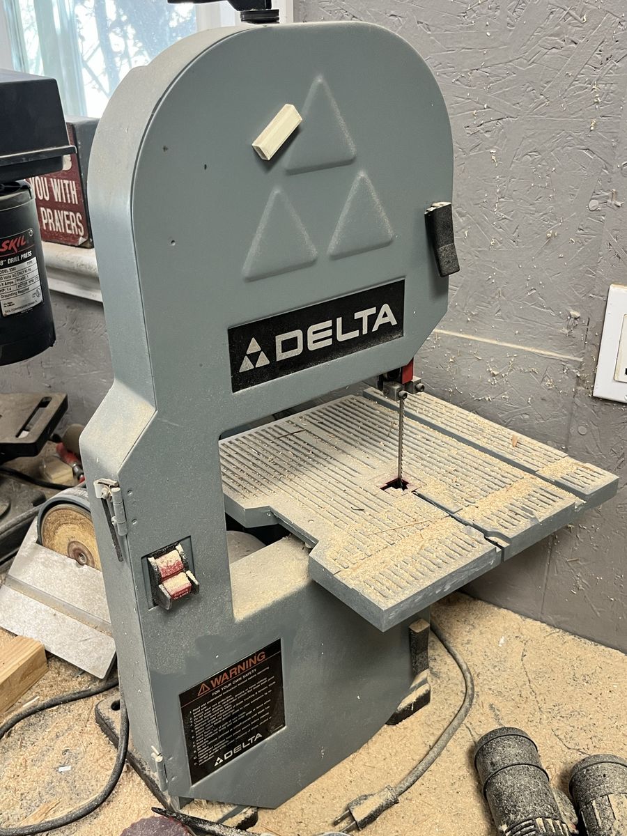 DELTA Band Saw - Used but Fully Functional, Great for Woodworking Projects