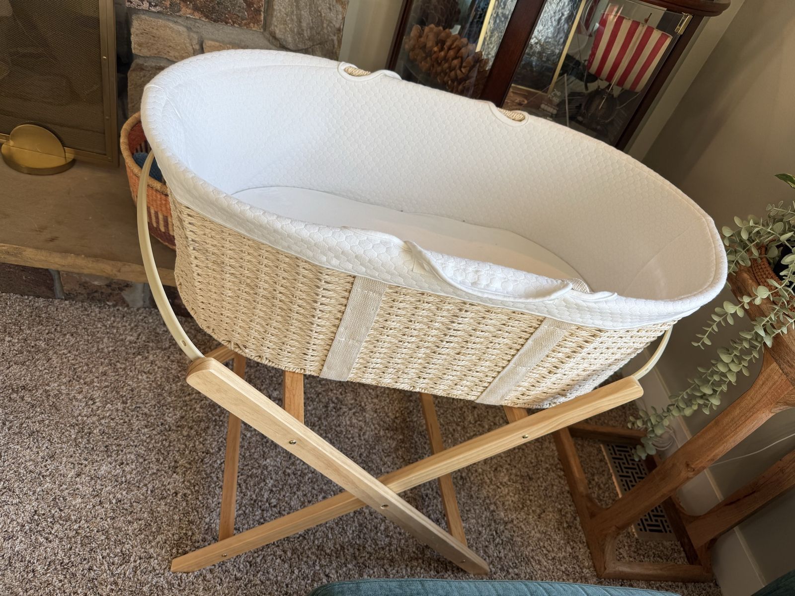 Design Dua Ark Moses Basket Bassinet & Stand - Papyrus Paper Weave, Excellent Condition