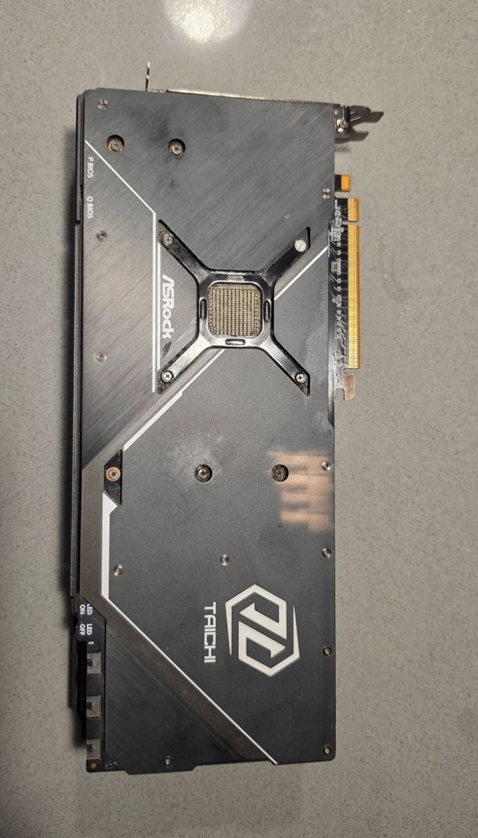 Main image 3