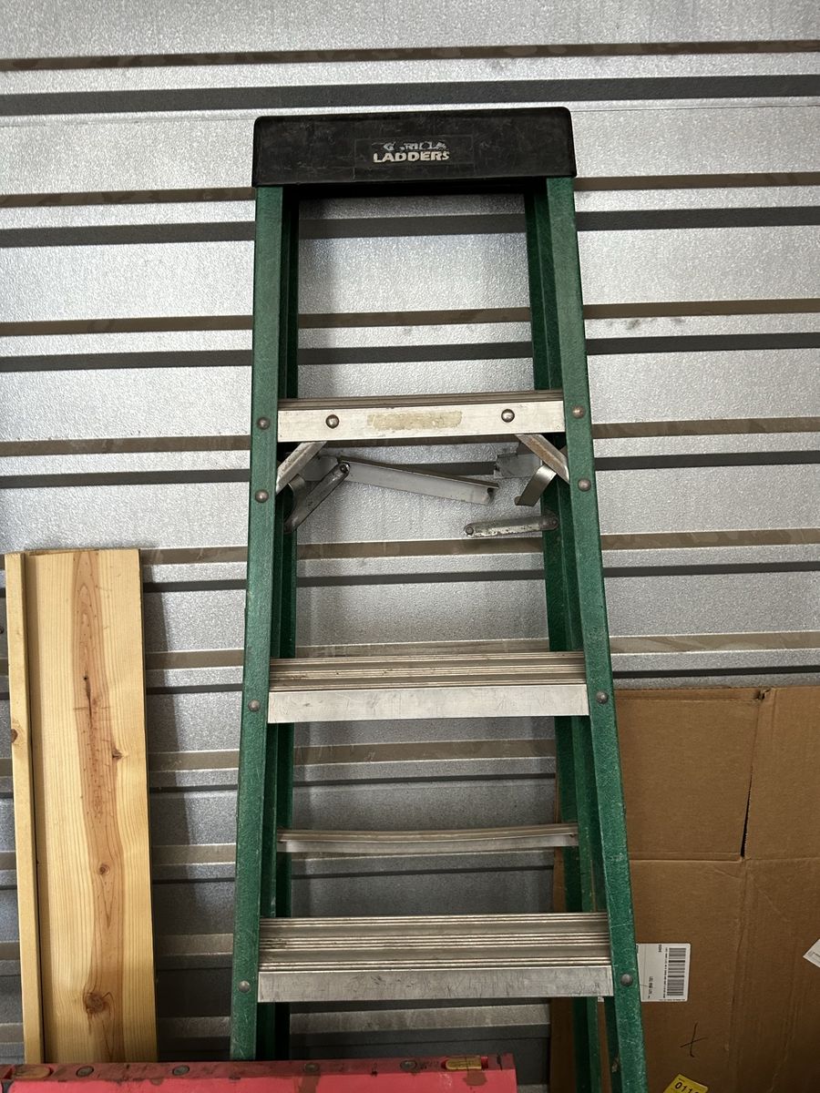 Fiberglass Step Ladder Green