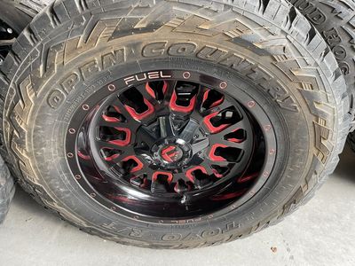 Fuel Wheels with Toyo Open Country R/T Tires 33x12.5x18