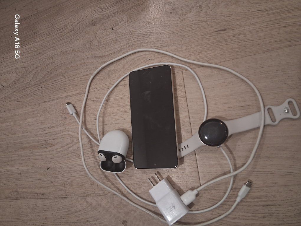 Google Pixel 8 Pro phone Google 2 watch and earbud