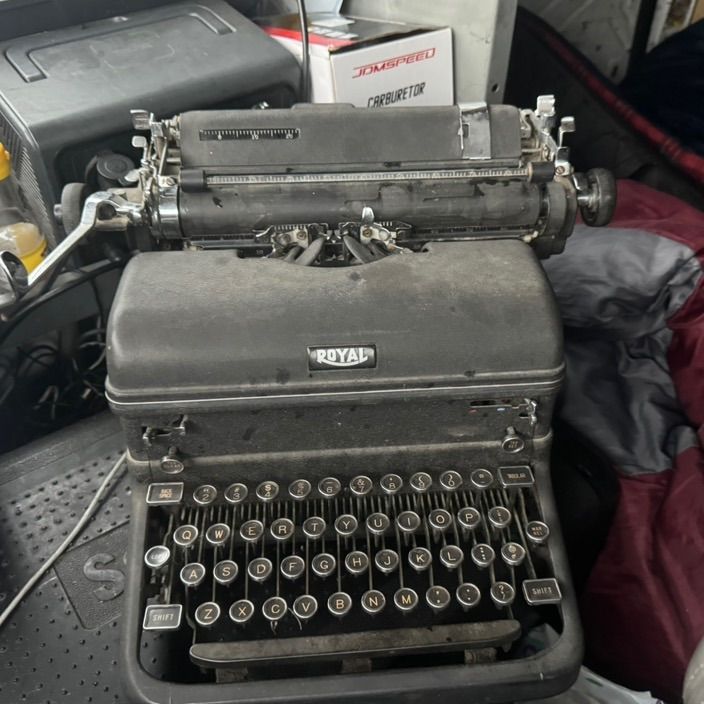 1938 Vintage Typewriter Royal