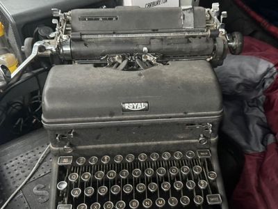 1938 Vintage Typewriter Royal