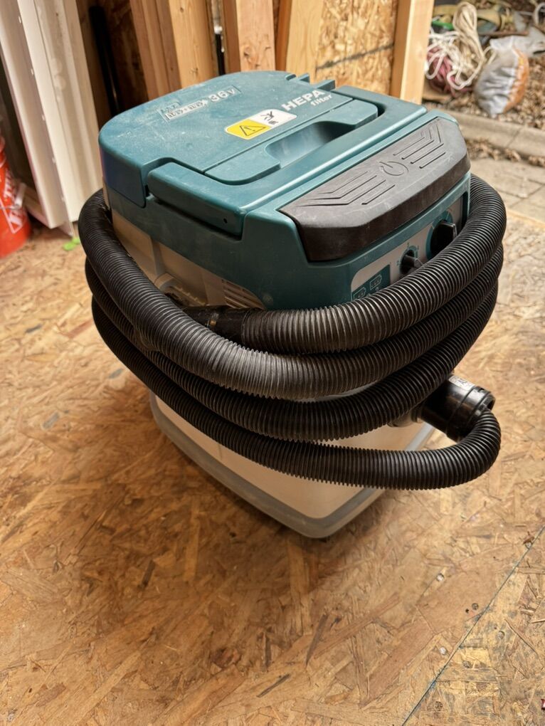 Makita 36v Cordless Vacuum