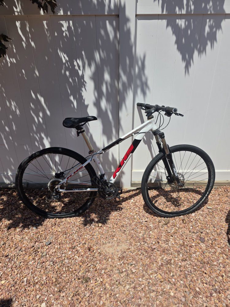 KHS XC Mountain Bike - White/Red, Appears to be an AM 1000