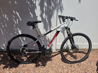 KHS XC Mountain Bike - White/Red, Appears to be an AM 1000
