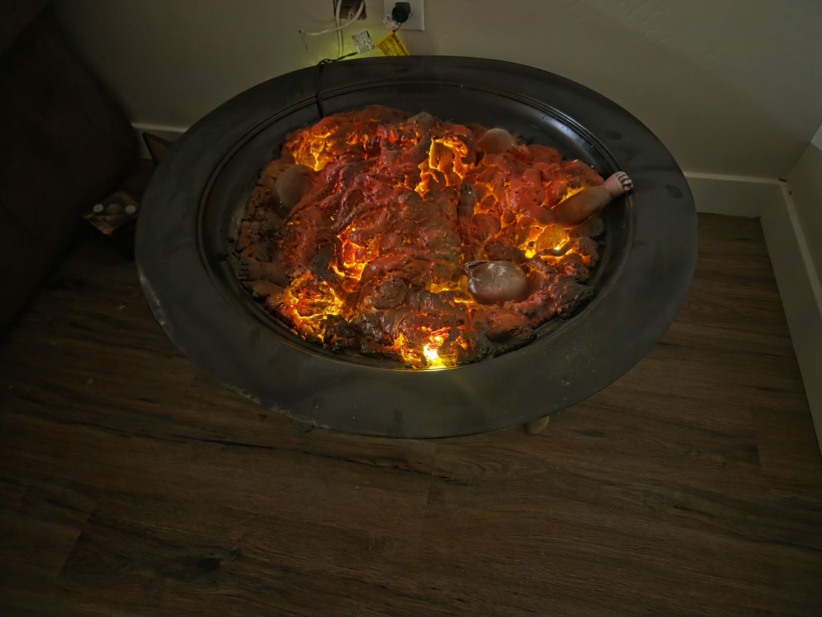 Main image 4