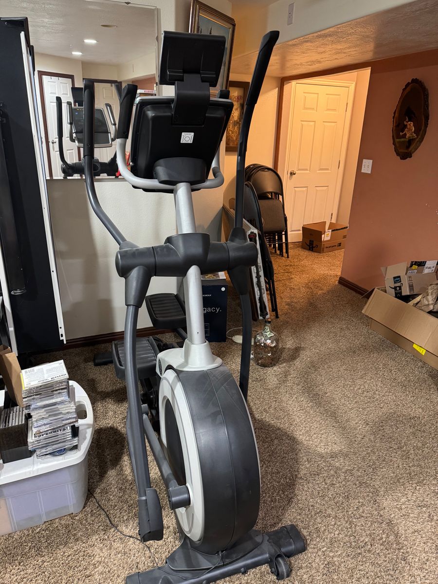 Gold Gym Cross Trainer/Elliptical