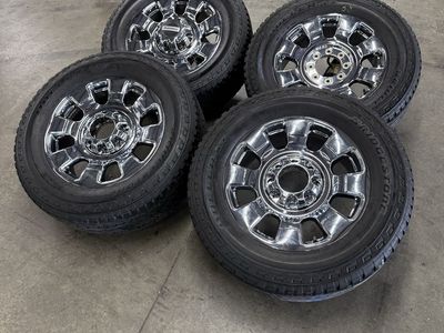 2025 ford f350 king ranch 20in wheels/ 275/65/20 tires