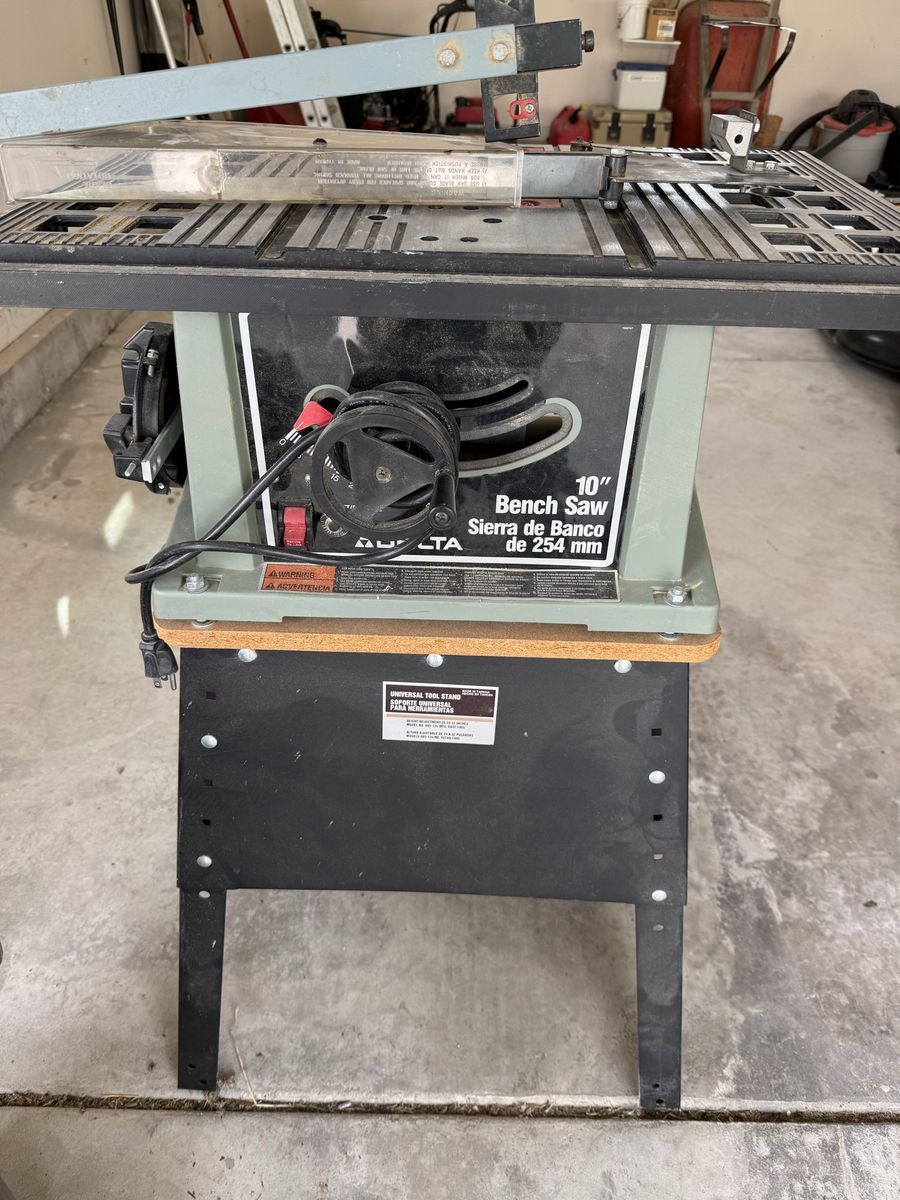 Delta Table Saw with Stand 