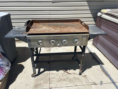 Flat top griddle