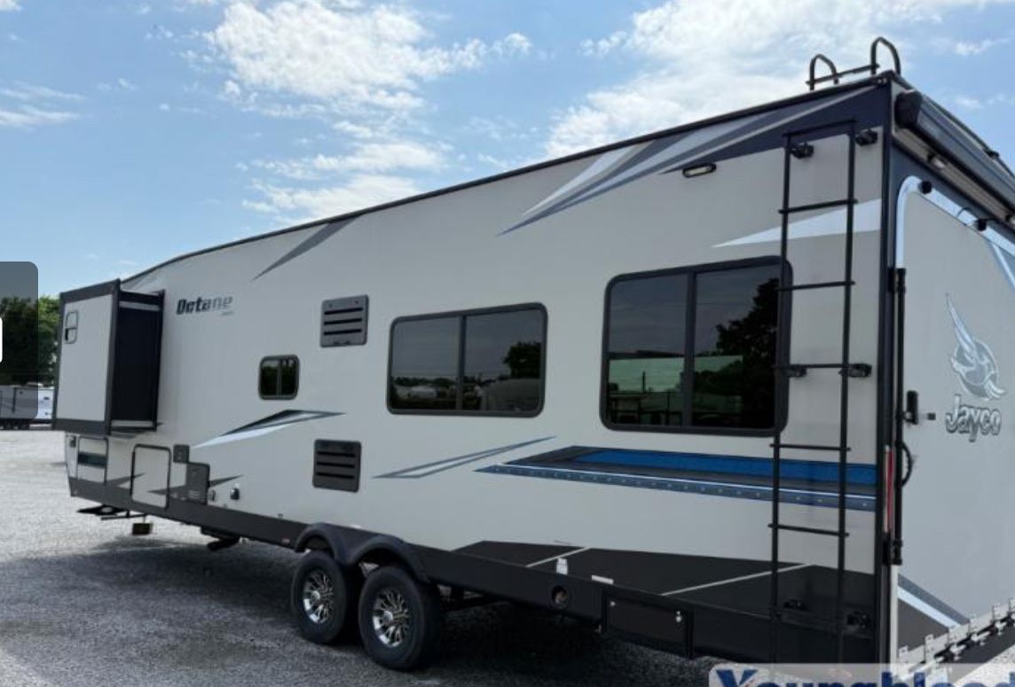 2018 Jayco Octane T33L, 16’ Garage, immaculate condition, never cooked in