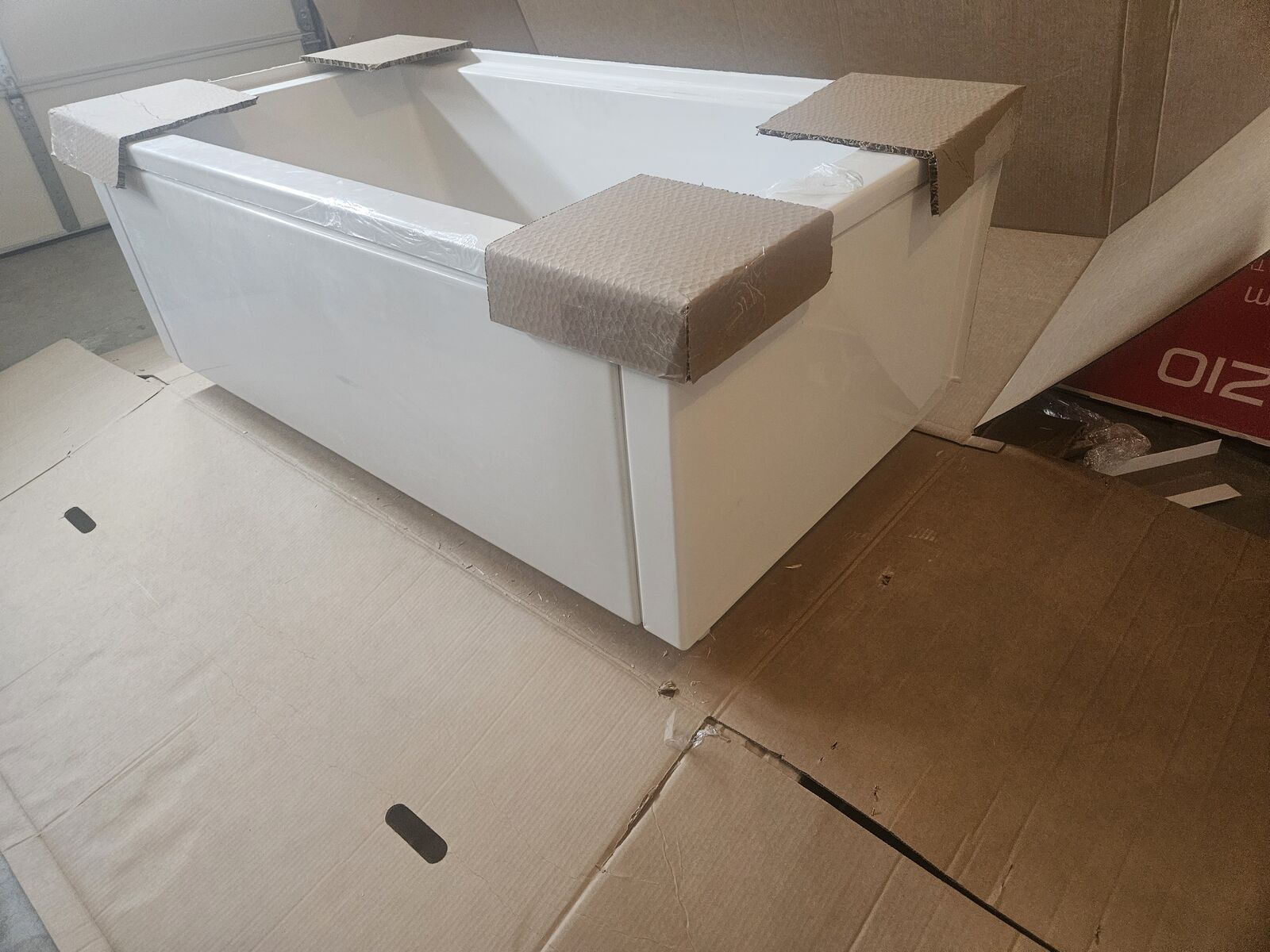 Maax Corner Soaker Tub