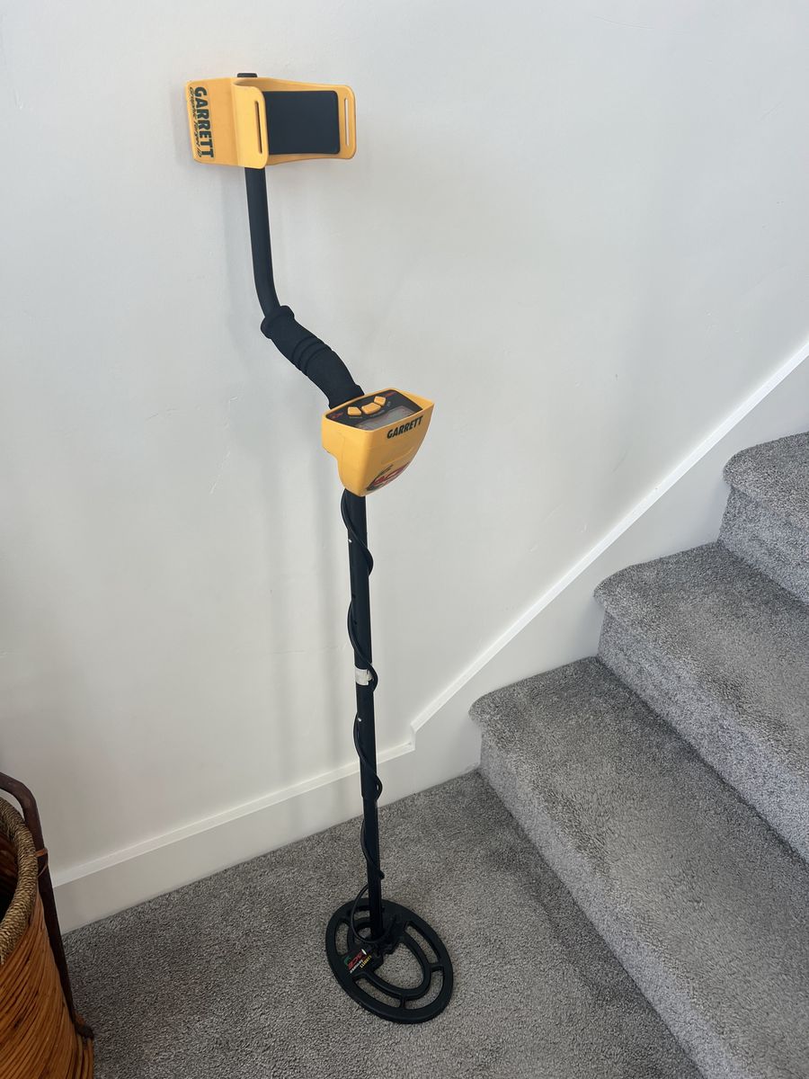 Garrett ACE 150 Metal Detector