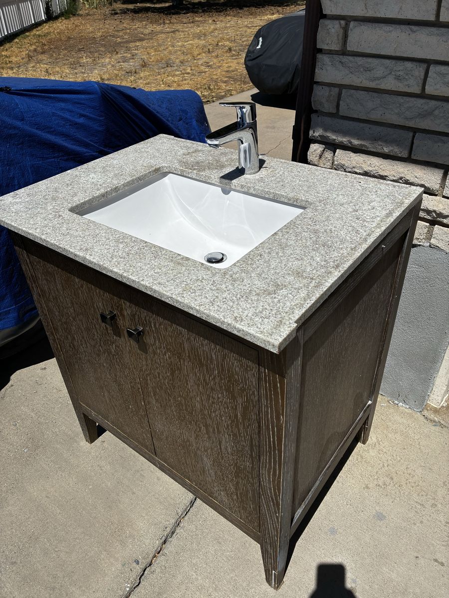 32 Inch Wooden Bathroom Vanity with Stone Countertop and Faucet