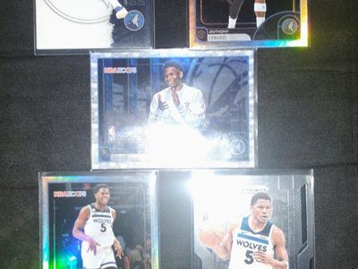 5 Anthony Edwards cards.