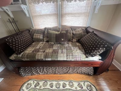 Sleigh Bed Style Day Bed Wit Trundle