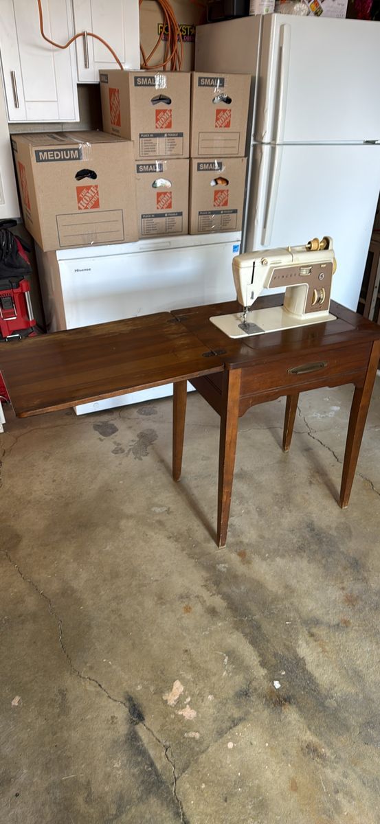 Vintage SINGER Sewing Machine & Cabinet - Mechanical Operation, Household Use