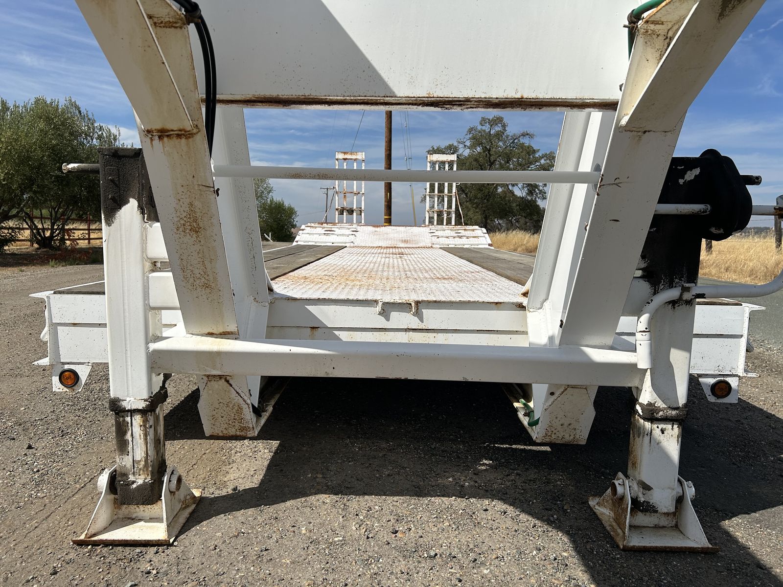 Main image 10