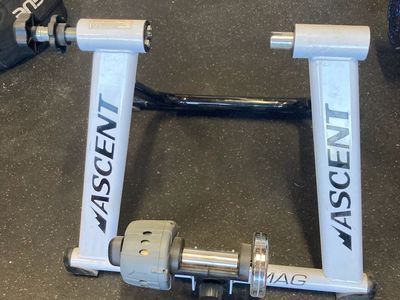 Magnetic bike trainer