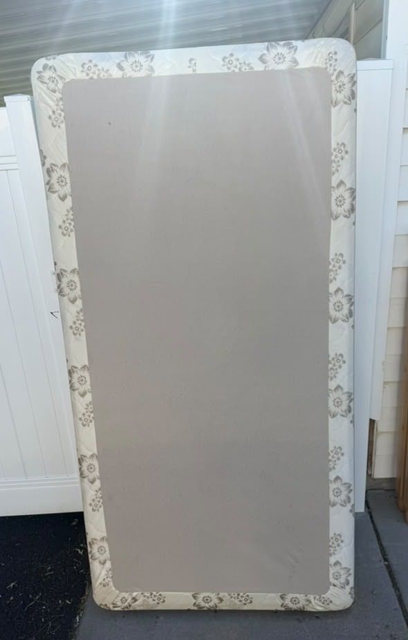 Main image 4
