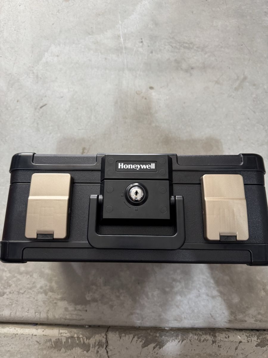 Honeywell 1103 .24 cu ft Fire/Water Security Box
