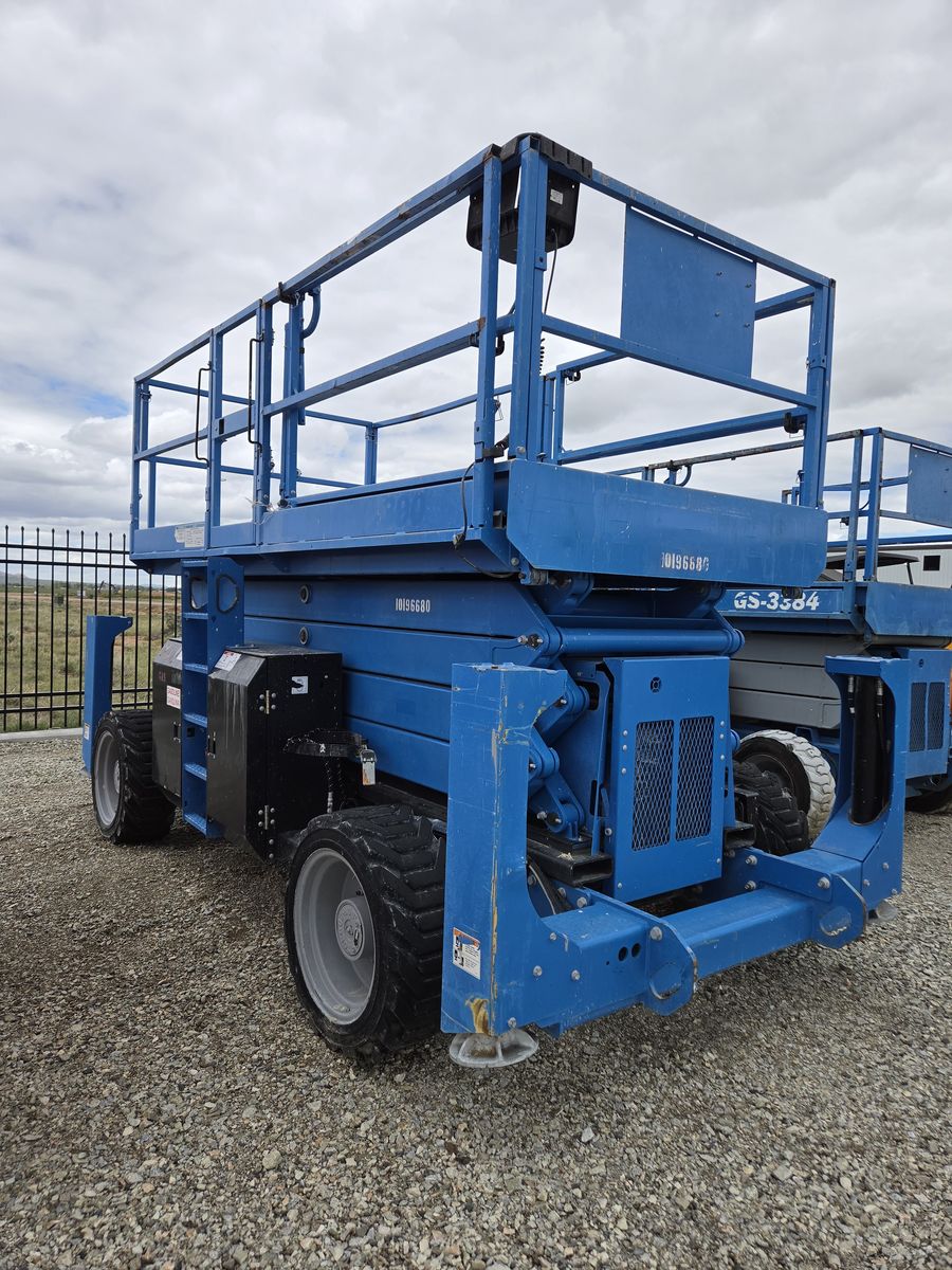 2012 Genie GS-3384 RT 4x4 Dual Fuel Scissor Lift # 4615