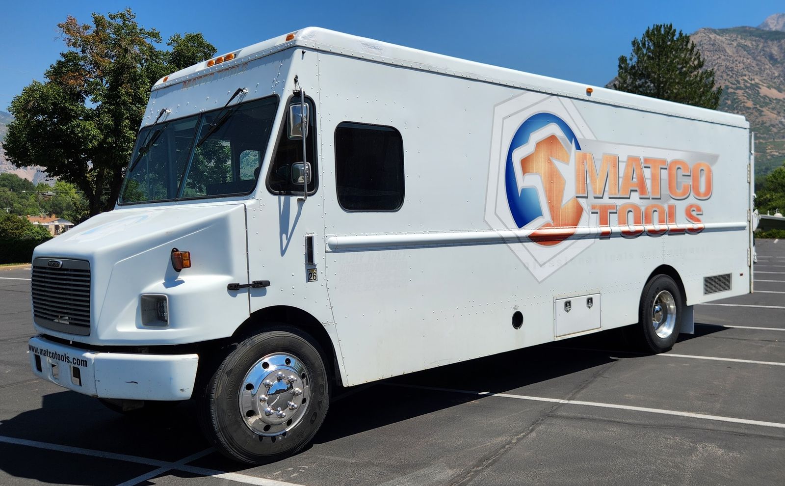 2002 Freightliner MT55 Chassis 