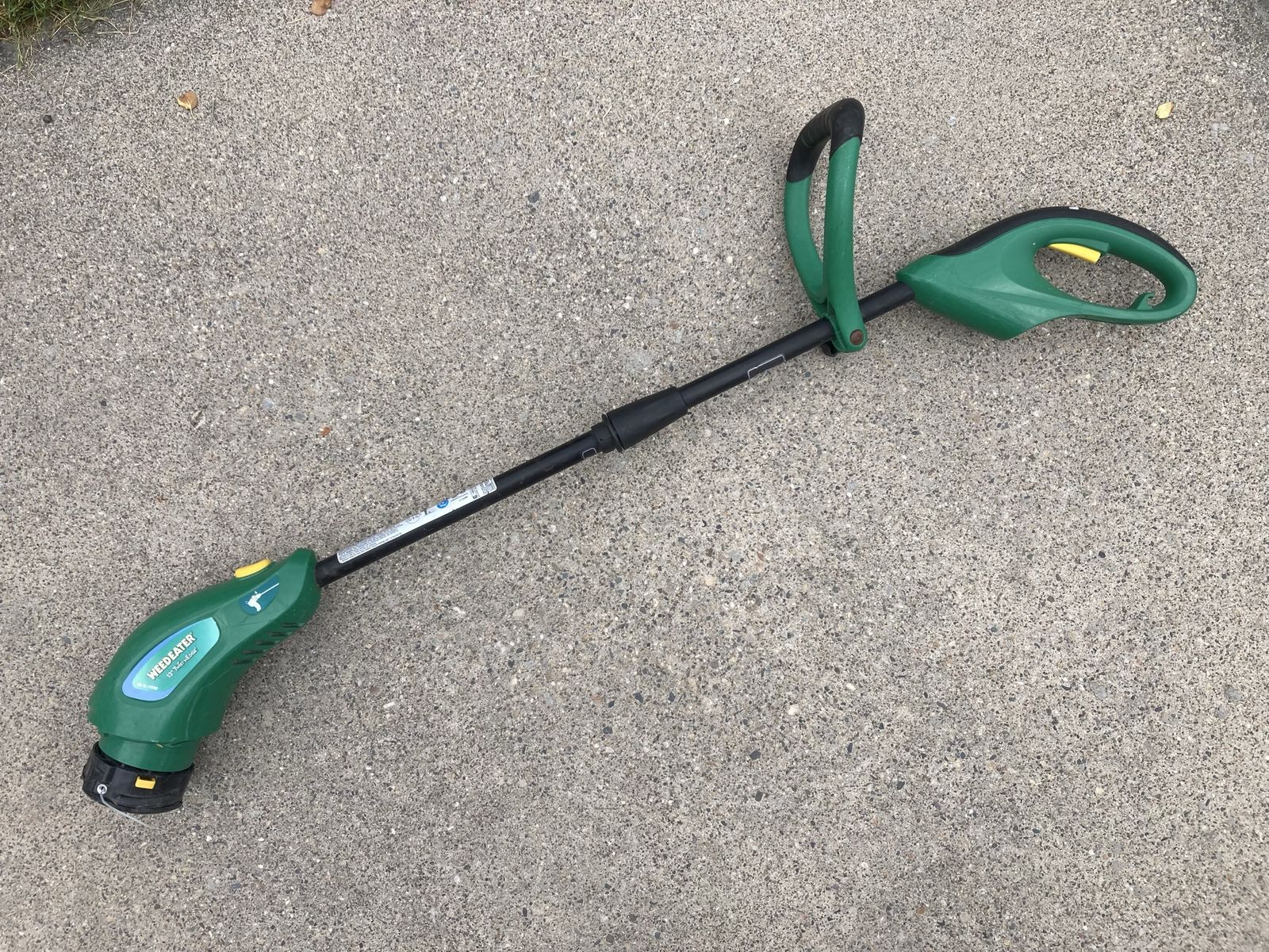 Weed Eater 13" Twist 'n Edge Electric String Trimmer - no debris guard/deflector