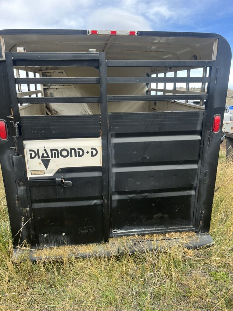 1998 Diamond D Horse Trailer