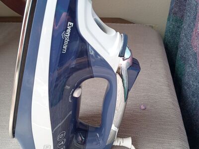 Black and Decker steam iron
